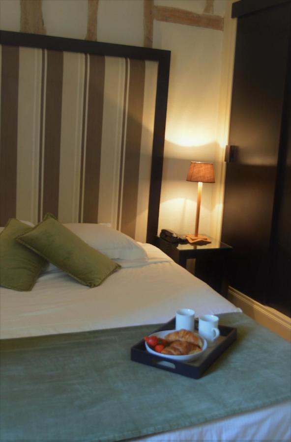 Hotel Château de La Pomarède Esterno foto